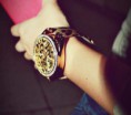 /album/beauty1/woman-watch-jpg/